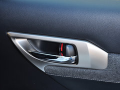 2014款 200h 1.8L CVT 舒适版（双色）