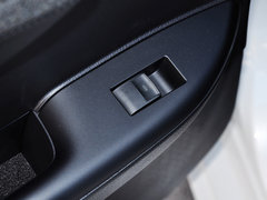 2014款 200h 1.8L CVT 舒适版（双色）