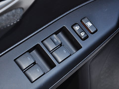 2014款 200h 1.8L CVT 舒适版（双色）