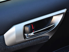 2014款 200h 1.8L CVT 舒适版（双色）