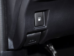 2014款 200h 1.8L CVT 舒适版（双色）