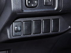 2014款 200h 1.8L CVT 舒适版（双色）