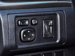 2014款 200h 1.8L CVT 舒适版（双色）