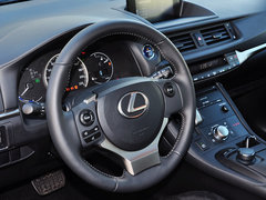2014款 200h 1.8L CVT 舒适版（双色）