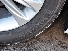 2014款 200h 1.8L CVT 舒适版（双色）