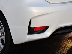 2014款 200h 1.8L CVT 舒适版（双色）