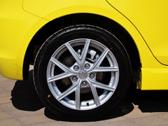 2014款 1.6L 手动 两驱豪华版