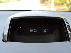 2014款 改款 2.5L CVT 两驱舒适版 5座