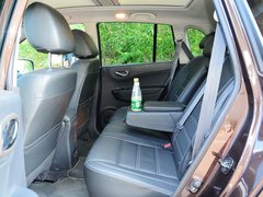 2014款 改款 2.5L CVT 两驱舒适版 5座