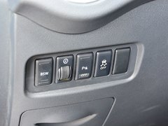 2014款 改款 2.5L CVT 两驱舒适版 5座