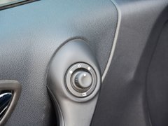 2014款 改款 2.5L CVT 两驱舒适版 5座