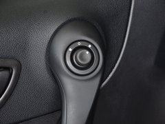 2014款 改款 2.0L CVT 两驱标准版 5座
