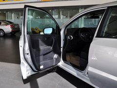 2014款 改款 2.0L CVT 两驱标准版 5座