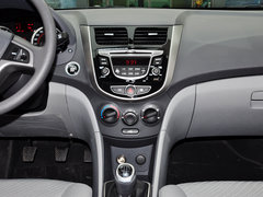 2014款 三厢 1.4L 手动 顶级型TOP