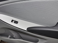 2014款 三厢 1.4L 手动 顶级型TOP