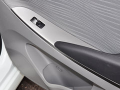 2014款 三厢 1.4L 手动 顶级型TOP