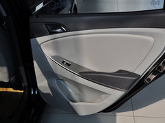 2014款 三厢 1.4L 自动 顶级型TOP