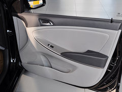 2014款 三厢 1.4L 自动 顶级型TOP
