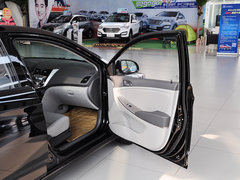 2014款 三厢 1.4L 自动 顶级型TOP