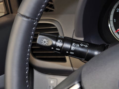 2014款 三厢 1.4L 自动 顶级型TOP