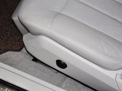 2014款 改款E300L 3.0L 自动 运动豪华型