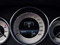 2014款 改款E300L 3.0L 自动 运动豪华型
