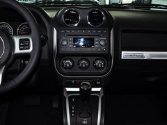 2014款 改款 2.4L 自动 四驱舒适版 5座