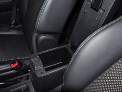 2014款 改款 2.4L 自动 四驱舒适版 5座