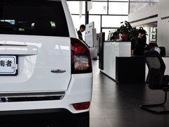 2014款 改款 2.4L 自动 四驱舒适版 5座