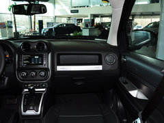 指南者(进口) 2014款 改款 2.0L CVT 两驱精英版 5座