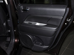 指南者(进口) 2014款 改款 2.0L CVT 两驱精英版 5座