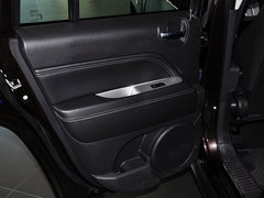 2014款 改款 2.0L CVT 两驱精英版 5座