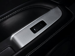 2014款 改款 2.0L CVT 两驱精英版 5座