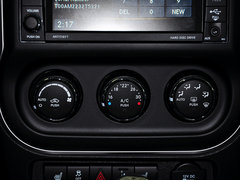 2014款 改款 2.0L CVT 两驱精英版 5座
