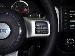 2014款 改款 2.0L CVT 两驱精英版 5座