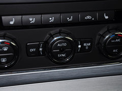 2014款 1.8TSI DSG 尊荣版