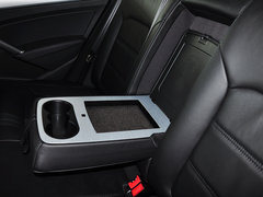 2014款 1.8TSI DSG 尊荣版