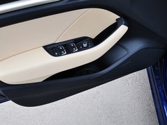 2014款 40TFSI 1.8T DCT Sportback舒适型