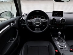 2014款 40TFSI 1.8T DCT Limousine舒适型