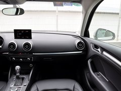 2014款 40TFSI 1.8T DCT Limousine舒适型