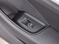 2014款 40TFSI 1.8T DCT Limousine舒适型