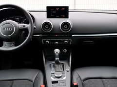 2014款 40TFSI 1.8T DCT Limousine舒适型