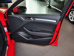 2014款 40TFSI 1.8T DCT Limousine舒适型