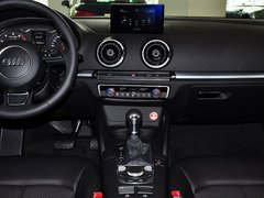 2014款 40TFSI 1.8T DCT Limousine舒适型