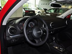 2014款 40TFSI 1.8T DCT Limousine舒适型
