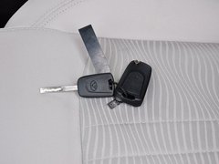 上汽大通MAXUS G10 2014款 2.0T 手动 精英版 7座