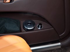 2014款 V8 基本型