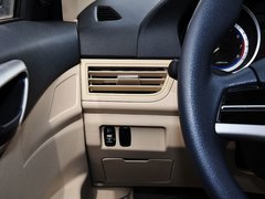 2014款 1.5L 手動(dòng) 標(biāo)準(zhǔn)型
