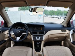 2014款 1.5L 手動(dòng) 標(biāo)準(zhǔn)型
