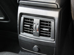 2014款 220i 2.0T 运动设计套装